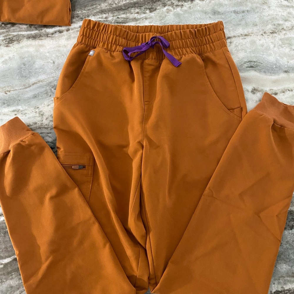 Figs jogger scrubs
